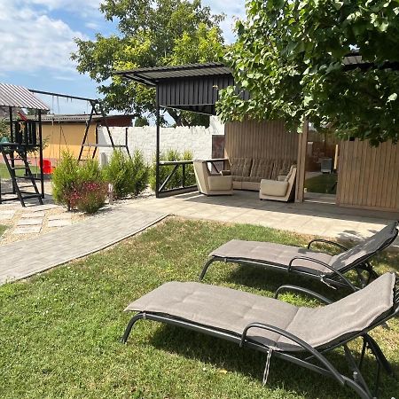 Rajczi Apartman Могач Екстер'єр фото