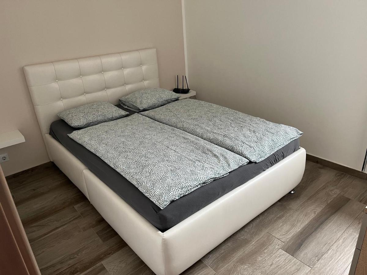 Rajczi Apartman Могач Екстер'єр фото