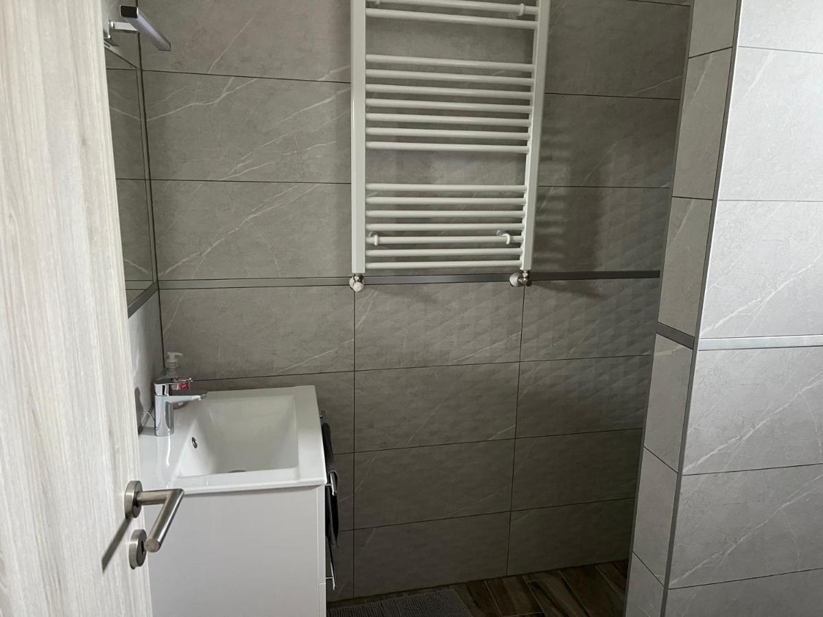Rajczi Apartman Могач Екстер'єр фото