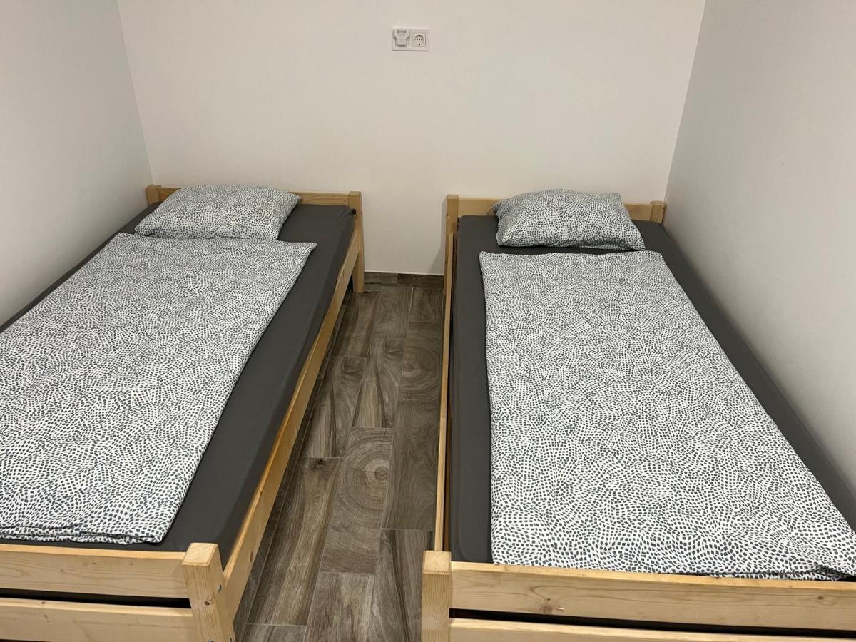 Rajczi Apartman Могач Екстер'єр фото